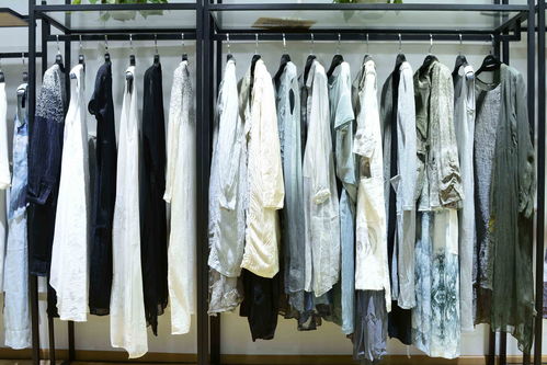 服裝批發(fā)新手店主注意事項(xiàng) 專(zhuān)賣(mài)店斷碼服裝采購(gòu)全攻略